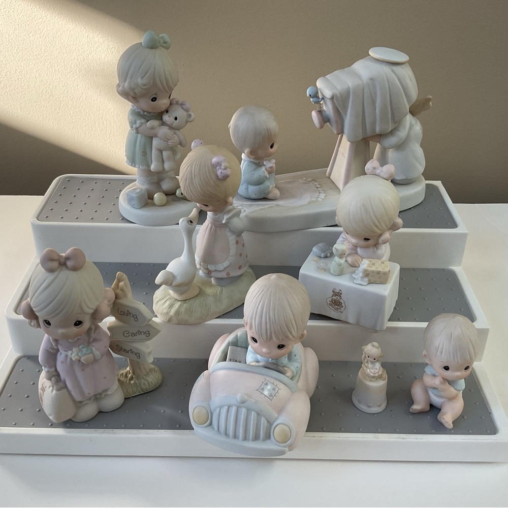 Lot of 8 Precious Moments Figurines